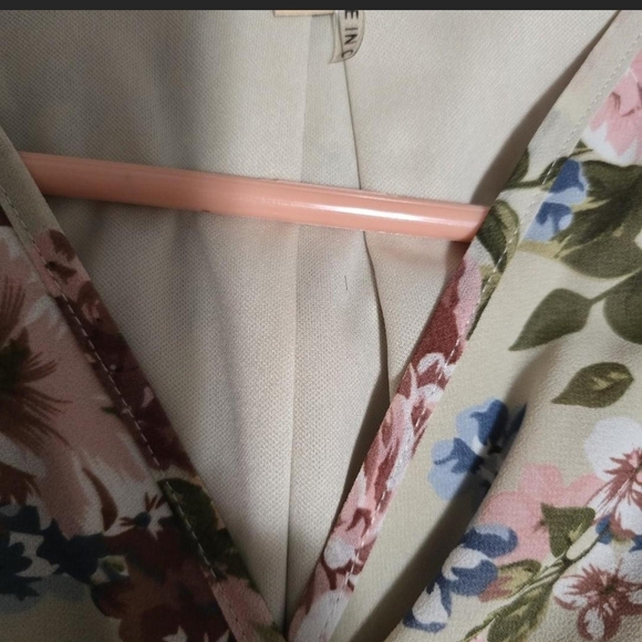 Amazon Floral V-Neck Maxi Dress in Cream and Pink - Picture 4 of 4